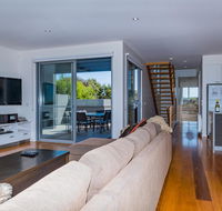 10 Sands Bvd - Your Accommodation