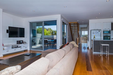 10 Sands Bvd - Your Accommodation 0