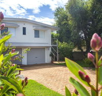 11 Riley St - Stylishly Modern - Your Accommodation