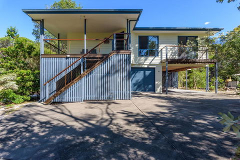 12 Ibis Court - Highset Beach House With Natural Bushland Gardens And Covered Decks - Your Accommodation 0