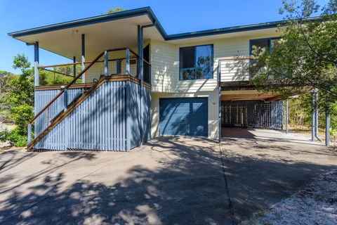 12 Ibis Court - Highset Beach House With Natural Bushland Gardens And Covered Decks - Your Accommodation 1