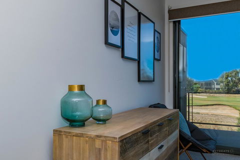13 Shore Place - Your Accommodation 3