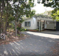 15 Belle Court - Modern architect designed open plan holiday home with outdoor shower - Your Accommodation