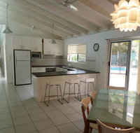 15 Larapinta Court - Family home with swimming pool in a quiet street and central location close to CBD - Your Accommodation
