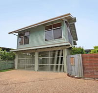 18 Northbeach Place Mudjimba Beach - Pet Friendly Linen Included WIFI - Your Accommodation