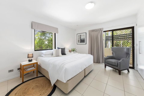 19 Ross Crescent - Your Accommodation 1