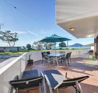 2 'Fleetwood' 63 Shoal Bay Road - spectacular views - Your Accommodation