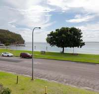 2 'Little Hut' 20 Kurrawa Close - Stunning water views of Little Beach