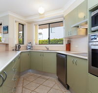 2 'Peninsula Waters' - three bedroom unit with spacious private courtyard  WIFI - Your Accommodation