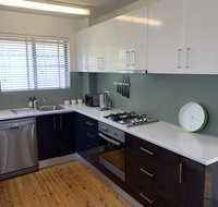 2 Bed Bar Beach Apartment - stroll to beach  cafes supermarket apartment 6 - Your Accommodation