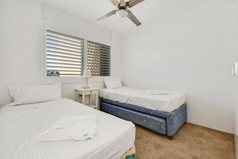 2 Bedroom Top Floor Unit - Ocean Views And Pool - Your Accommodation 1