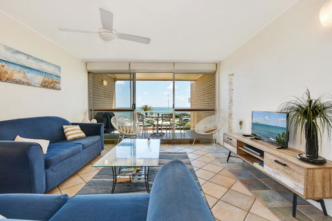 2 Bedroom Top Floor Unit - Ocean Views And Pool - Your Accommodation 0