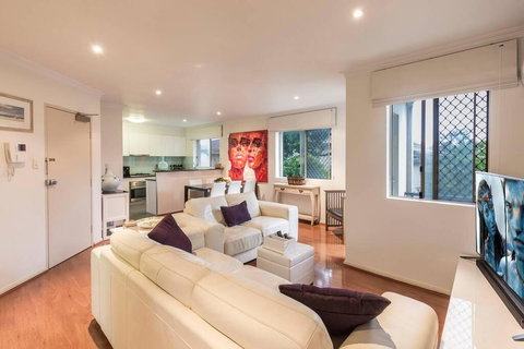 2 Bedroom With Parking & AC Close To Beach & City - Your Accommodation 0