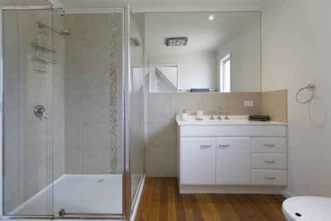 2 Marma Retreat With Jacuzzi, Heated Pool, Pet Friendly, Foxtel - Your Accommodation 2