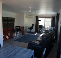2-29 Rumbalara Avenue - Rainbow Beach Bring your dog or your cat or bring both Free Wi-Fi - Your Accommodation