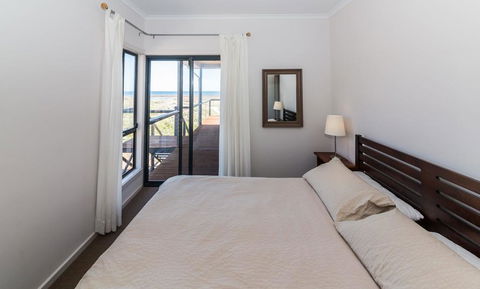 20 Lady Bay Road - Your Accommodation 1