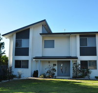 21 Tingira Close - Family home in a quiet street enjoying ocean views - Your Accommodation