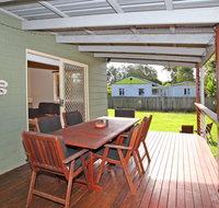 24 Sundew Street Mudjimba - 500 Bond - Pet Friendly Linen Supplied WIFI Air Cond. - Your Accommodation