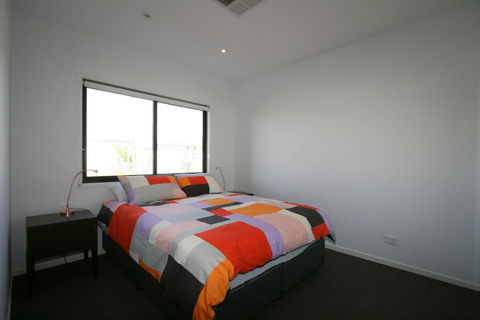 26 Twynam Street - Your Accommodation 2