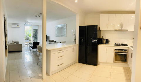 D101 Charming Apartment- Free Parking - Your Accommodation 4
