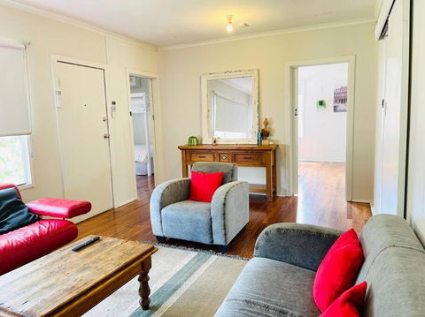 D122 Lovely London Home - Your Accommodation 0