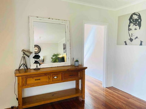 D122 Lovely London Home - Your Accommodation 1
