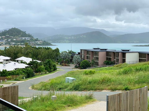 DAYDREAMING Airlie Beach, Water Views & Only 200m To Boardwalk. - Your Accommodation 2