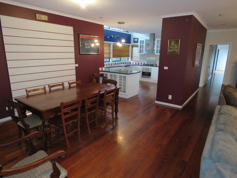 29 Church St, Cowes - Large Holiday House Close To Shops And Beach - Your Accommodation 3
