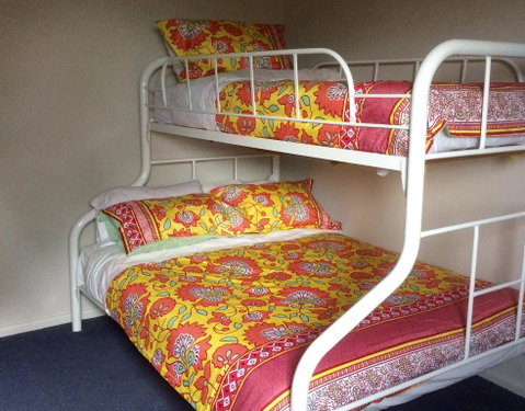 29 Church St, Cowes - Large Holiday House Close To Shops And Beach - Your Accommodation 2