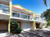 3 'Frangipani' 30 Leonard Avenue - great townhouse with air con