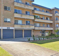 3 'Silvana Court' 26 Ajax Avenue - neat unit with air conditioning