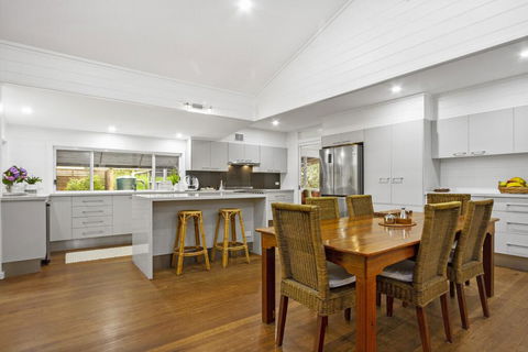 3 Macleay St, Narrawallee - Your Accommodation 0