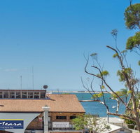 303 'The Shoal' 4-8 Bullecourt Street - Air Conditioning WIFI Netflix Views Linen  Lift - Your Accommodation