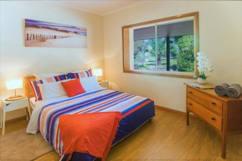 32 Zachary Drive Farm Stay Iconic Water Views - Your Accommodation 2