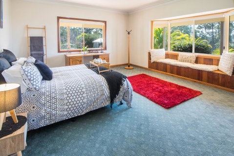 32 Zachary Drive Farm Stay Iconic Water Views - Your Accommodation 1