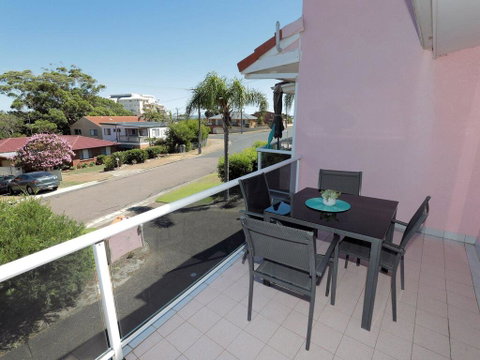 4 'Frangipani' 30 Leonard Avenue - Spacious Townhouse - Your Accommodation 0