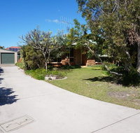 4 Boronia Place - Rainbow Beach Perfect convenient location Fenced yard - Your Accommodation