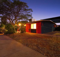 4 Page Street - Colourful and Shady 3-Bedroom Home - Your Accommodation