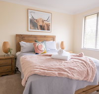 42 Rosemary Lane - Central Orange - Spacious Family Home - Quiet Lane - Your Accommodation