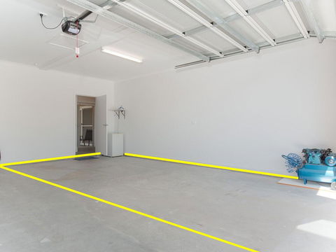 5 Bent Street - Huge House With Foxtel & Aircon - Your Accommodation 1
