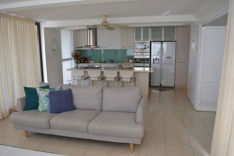 5,  Apartment On The Esplanade - Your Accommodation 1