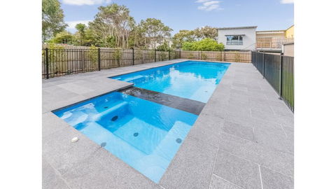 52 ON BAYVIEW - PET FRIENDLY (OUTSIDE ONLY) - Your Accommodation 0