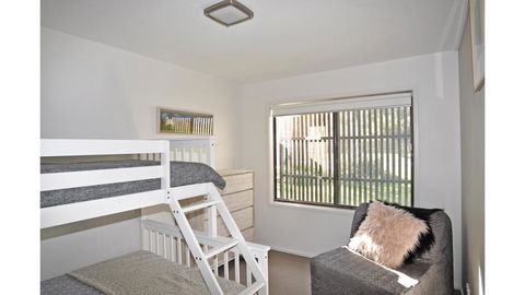 52 ON BAYVIEW - PET FRIENDLY (OUTSIDE ONLY) - Your Accommodation 3