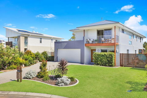 53 Northbeach Place, Mudjimba - Your Accommodation 0