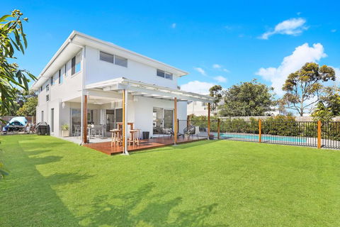 53 Northbeach Place, Mudjimba - Your Accommodation 2