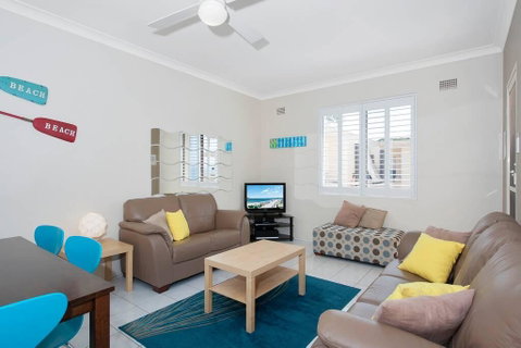 8 Bay Village - Your Accommodation 2