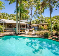 8 Satinwood Drive - Rainbow Shores Architecturally Designed Pool Walk to Beach - Your Accommodation