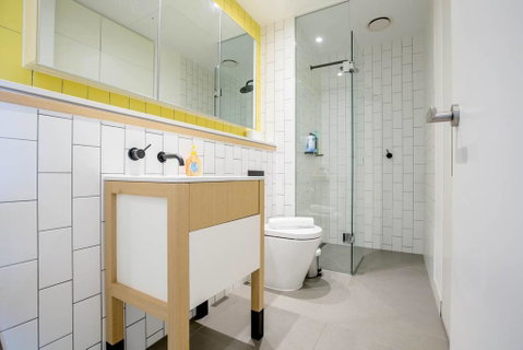 87, Docklands@2Bd2Bth, Lv8, Waterside, FreeCarPark - Your Accommodation 2