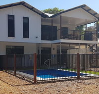 9 Ibis Court - pool beach volleyball air conditioning - Your Accommodation