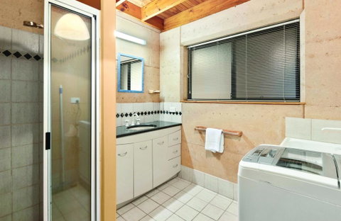 9 Marshall Street - Large Family Holiday Home Just Metres To The Beach - Your Accommodation 3